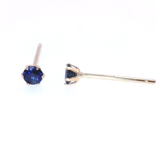 Sapphire stud 3mm | 18Kt Gold Earrings | Marquisse Jewelry