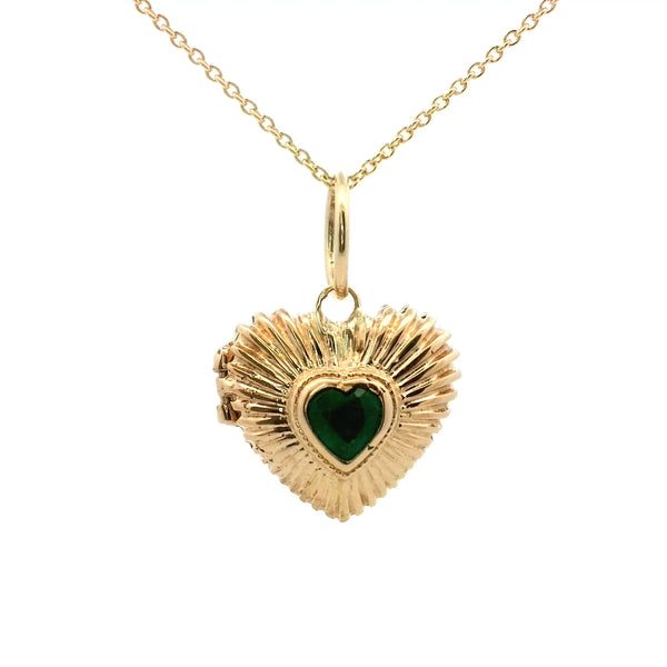 Relicario de Corazon con Esmeralda