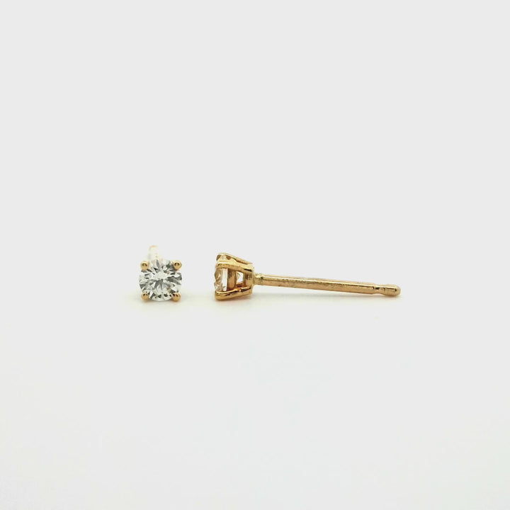 Individual Diamond Stud 0,10ct | 18Kt Gold Earrings | Marquisse Jewelry
